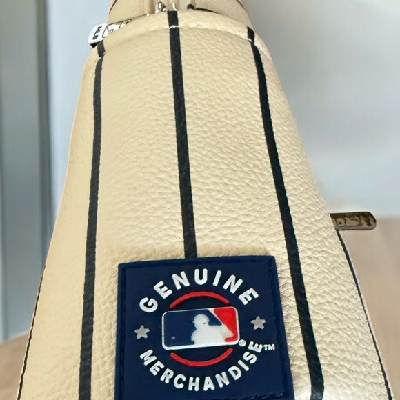 MLB New York Yankees Stripe Backpack - Officially Licensed *NEW in Package* - Picture 6 of 8